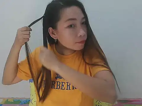 Snapshot of Wild_hot_Lyn chatting on November 23, 4:29 pm Wild hot Lyn online show from November 23, 4:29 pm