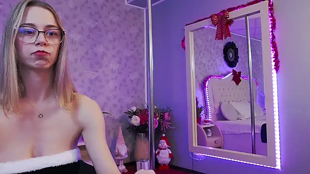GracieCute online show from December 24, 7:39 am