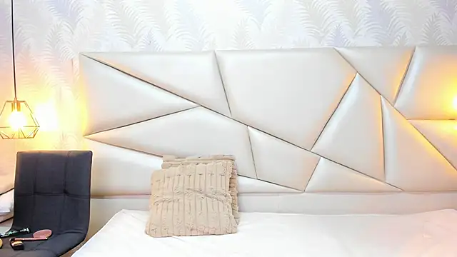 laurettedela rouse online show from November 26, 11:22 am