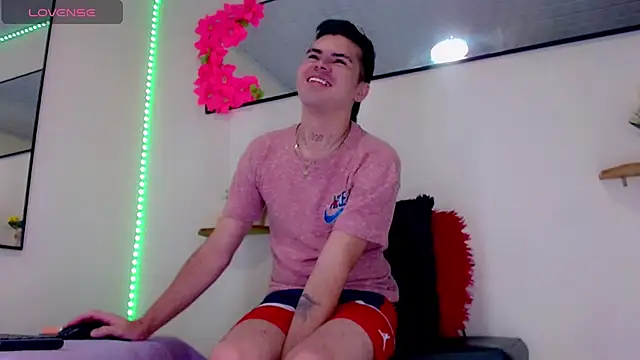 Sebastian Loaiza online show from December 15, 1:04 pm