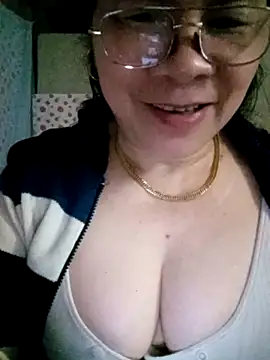 small-house123 online show from February 23, 11:18 am