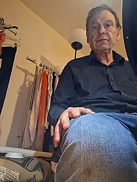 rando120001 online show from March 22, 3:43 am
