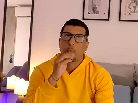 zac-bennett online show from November 9, 8:29 pm