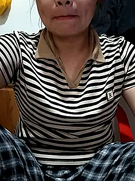 Snapshot of momo-ba chatting on November 1, 9:44 am momo-ba online show from November 1, 9:44 am