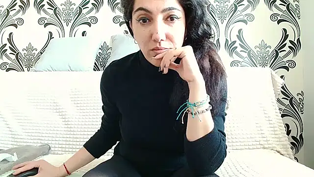 CharmingPearl online show from March 4, 8:42 am