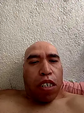 Snapshot of pitote38 chatting on November 1, 5:15 pm pitote38 online show from November 1, 5:15 pm