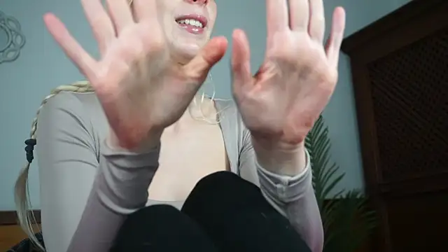 StellaCinderella online show from February 6, 3:41 pm