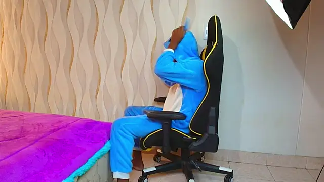 Boy savoy online show from November 10, 7:24 pm