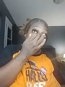 Snapshot of BiancaClarkson chatting on November 16, 12:05 am BiancaClarkson online show from November 16, 12:05 am