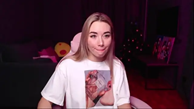 Rosie Mac online show from December 15, 2:05 am