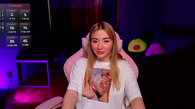 Rosie Mac online show from April 4, 12:53 am