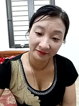 wees-lind online show from March 8, 2:04 am