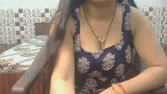 Snapshot of Sneha_lovely01 chatting on May 30, 7:49 am Sneha lovely01 online show from May 30, 7:49 am