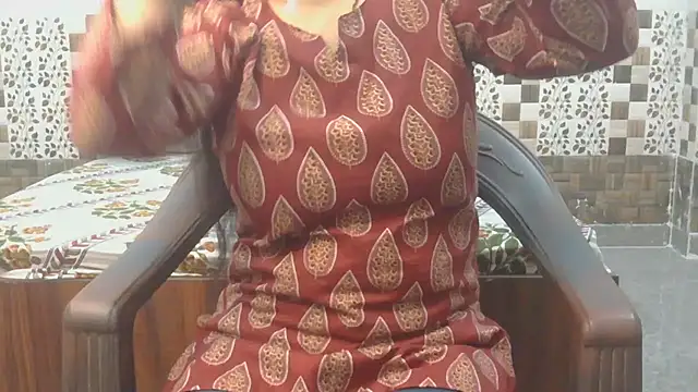 Snapshot of Sneha_lovely01 chatting on May 31, 8:21 am Sneha lovely01 online show from May 31, 8:21 am