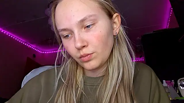 KarinRobertson online show from February 1, 5:11 pm