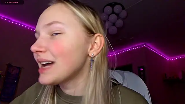 KarinRobertson online show from February 15, 4:03 pm