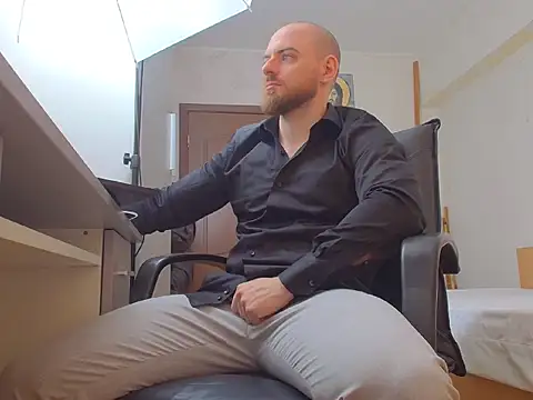 Ryanstone  online show from March 16, 5:13 am