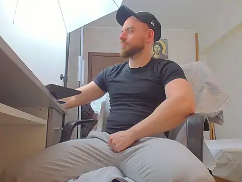 Ryanstone  online show from March 19, 5:44 am