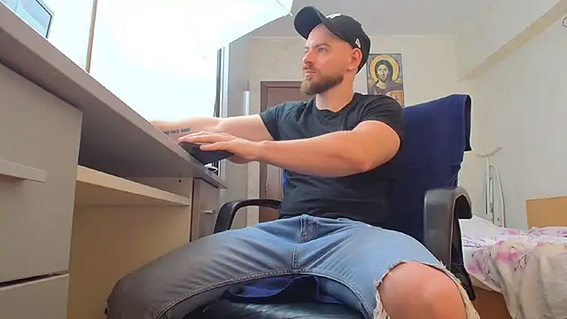 Ryanstone  online show from May 20, 7:25 am