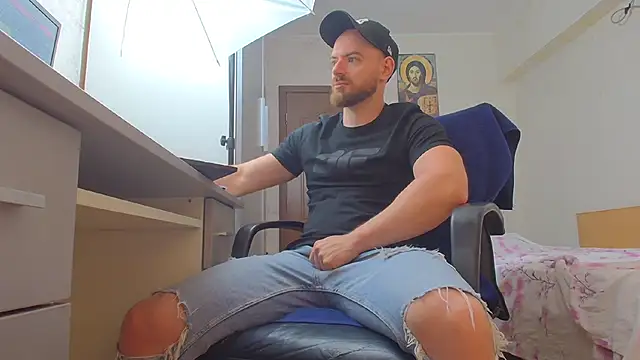 Ryanstone  online show from June 5, 3:13 am