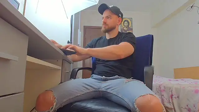 Ryanstone  online show from June 20, 6:16 am