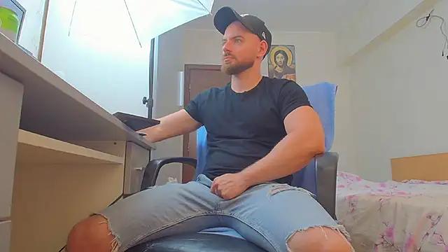 Ryanstone  online show from July 20, 11:01 am
