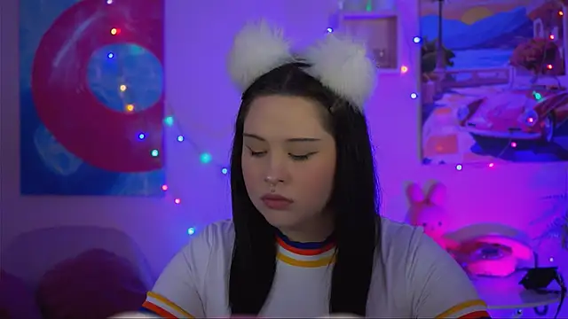 TinaBakers  online show from November 3, 1:01 pm