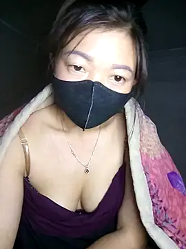 Snapshot of Mami_xxx chatting on December 3, 12:58 pm Mami xxx online show from December 3, 12:58 pm