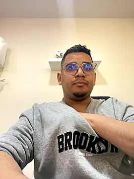 Snapshot of Dante_Valcur chatting on November 3, 2:18 pm Dante Valcur online show from November 3, 2:18 pm