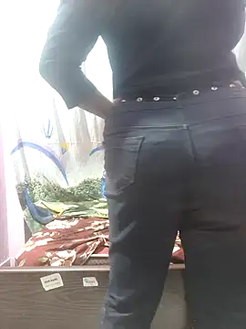 hyd couple7878 online show from March 4, 12:00 pm