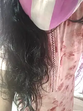 Snapshot of hyd_couple7878 chatting on May 28, 12:35 pm hyd couple7878 online show from May 28, 12:35 pm