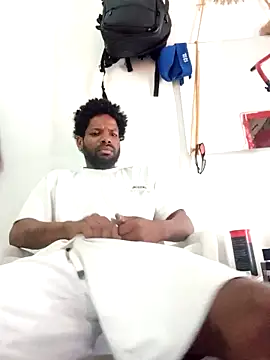Snapshot of Angel23cm1 chatting on April 12, 1:05 pm Angel23cm1 online show from April 12, 1:05 pm