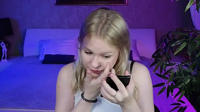 Mila wxw online show from November 23, 9:31 am