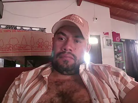 Snapshot of Ramses_36 chatting on June 17, 6:53 pm Ramses 36 online show from June 17, 6:53 pm