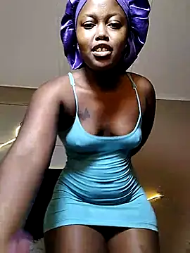 Snapshot of SweetSavage18 chatting on July 29, 7:12 pm SweetSavage18 online show from July 29, 7:12 pm