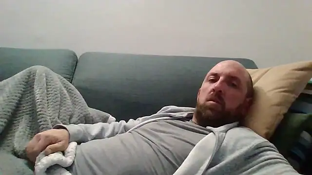 Snapshot of luca_beech88 chatting on April 24, 5:48 pm luca beech88 online show from April 24, 5:48 pm