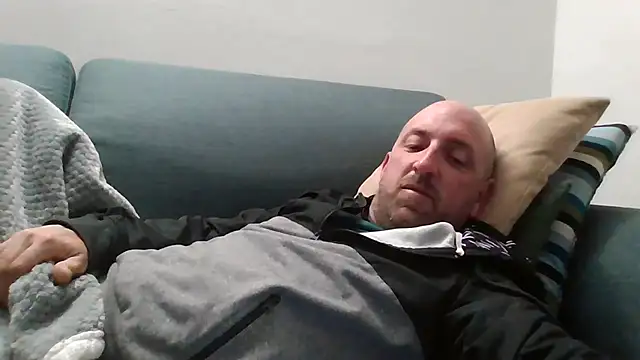 Snapshot of luca_beech88 chatting on May 1, 8:46 pm luca beech88 online show from May 1, 8:46 pm