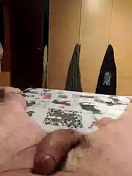 Snapshot of Cini75 chatting on December 21, 7:54 pm Cini75 online show from December 21, 7:54 pm