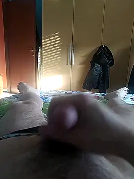 Snapshot of Cini75 chatting on April 6, 6:36 am Cini75 online show from April 6, 6:36 am