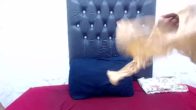 AUGUSTBLOOMxx online show from March 8, 2:37 am