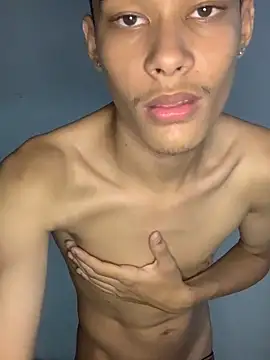 Snapshot of novinholimah chatting on November 5, 1:16 am novinholimah online show from November 5, 1:16 am