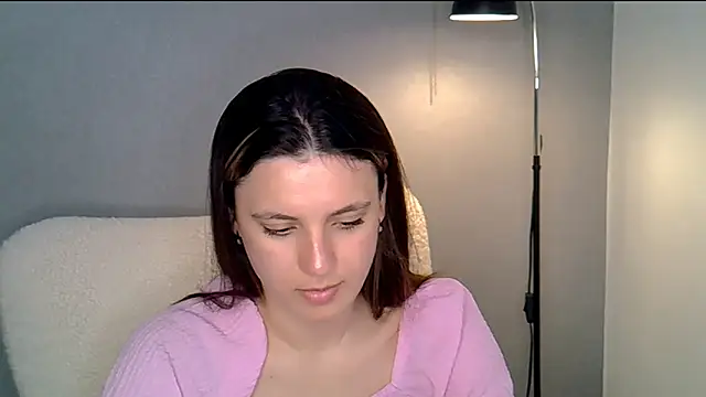 Snapshot of KiraHoney chatting on May 12, 10:12 am KiraHoney online show from May 12, 10:12 am