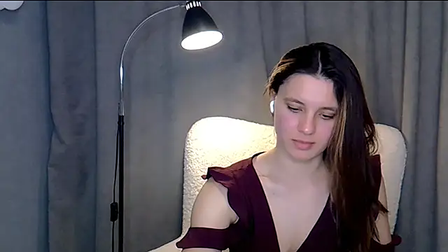 Snapshot of KiraHoney chatting on May 22, 7:41 pm KiraHoney online show from May 22, 7:41 pm