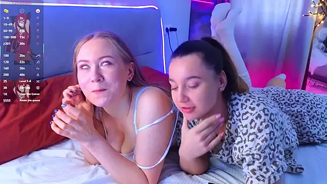 LauriePerez online show from February 18, 8:54 am