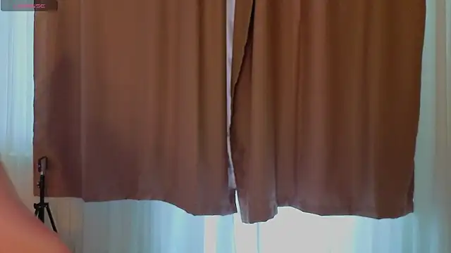 LauriePerez online show from June 5, 6:31 am