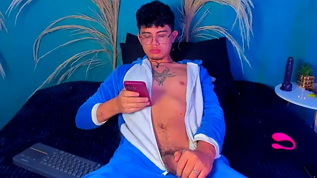 david valiz online show from November 10, 12:59 pm