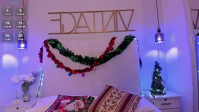 Snapshot of LilithVain chatting on December 14, 3:45 am LilithVain online show from December 14, 3:45 am