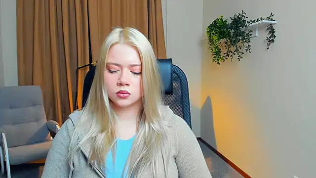 MichelinaRiff online show from November 4, 1:54 pm