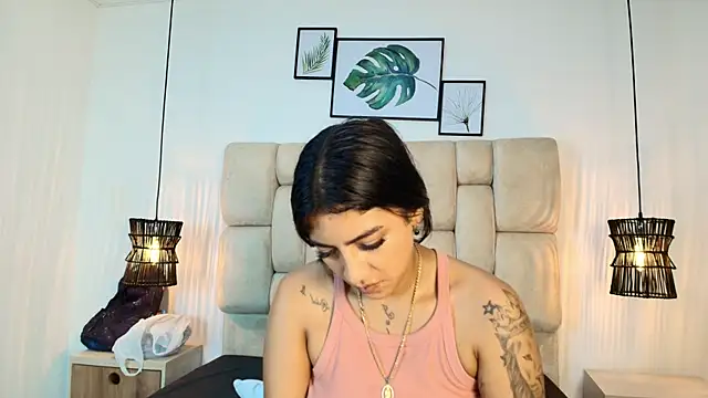 Snapshot of KimberlyFox_t chatting on June 5, 12:55 pm KimberlyFox t online show from June 5, 12:55 pm