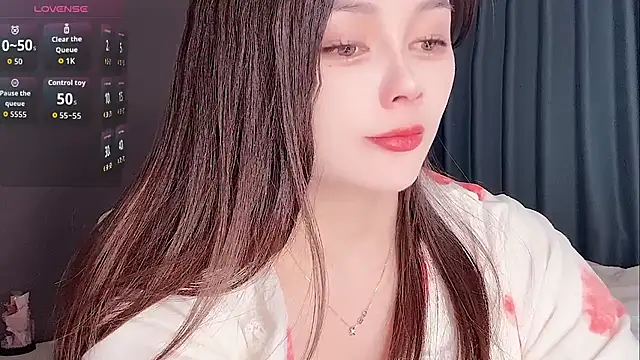 Snapshot of Yesenia- chatting on November 17, 5:13 am Yesenia- online show from November 17, 5:13 am